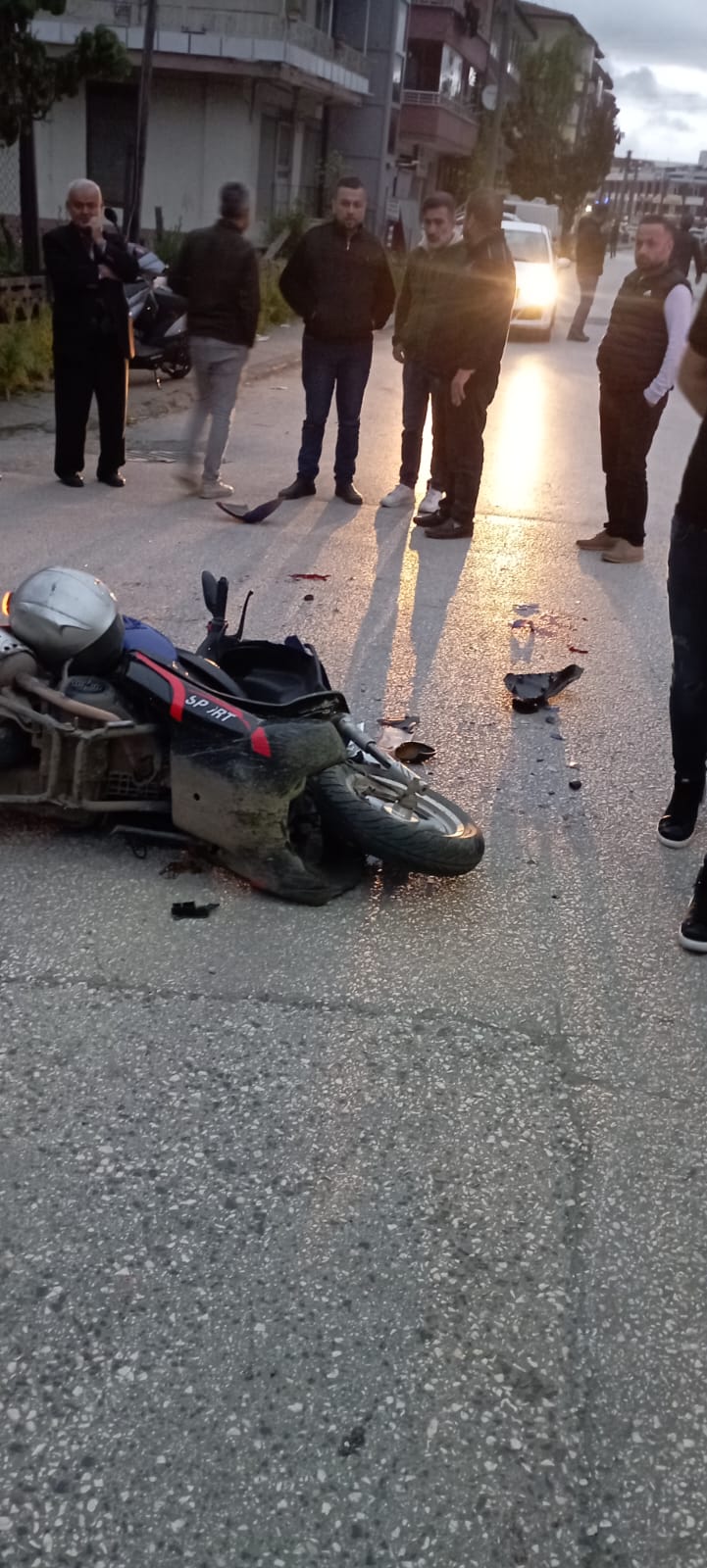 MOTOSİKLET SÜRÜCÜSÜ AĞIR YARALANDI…