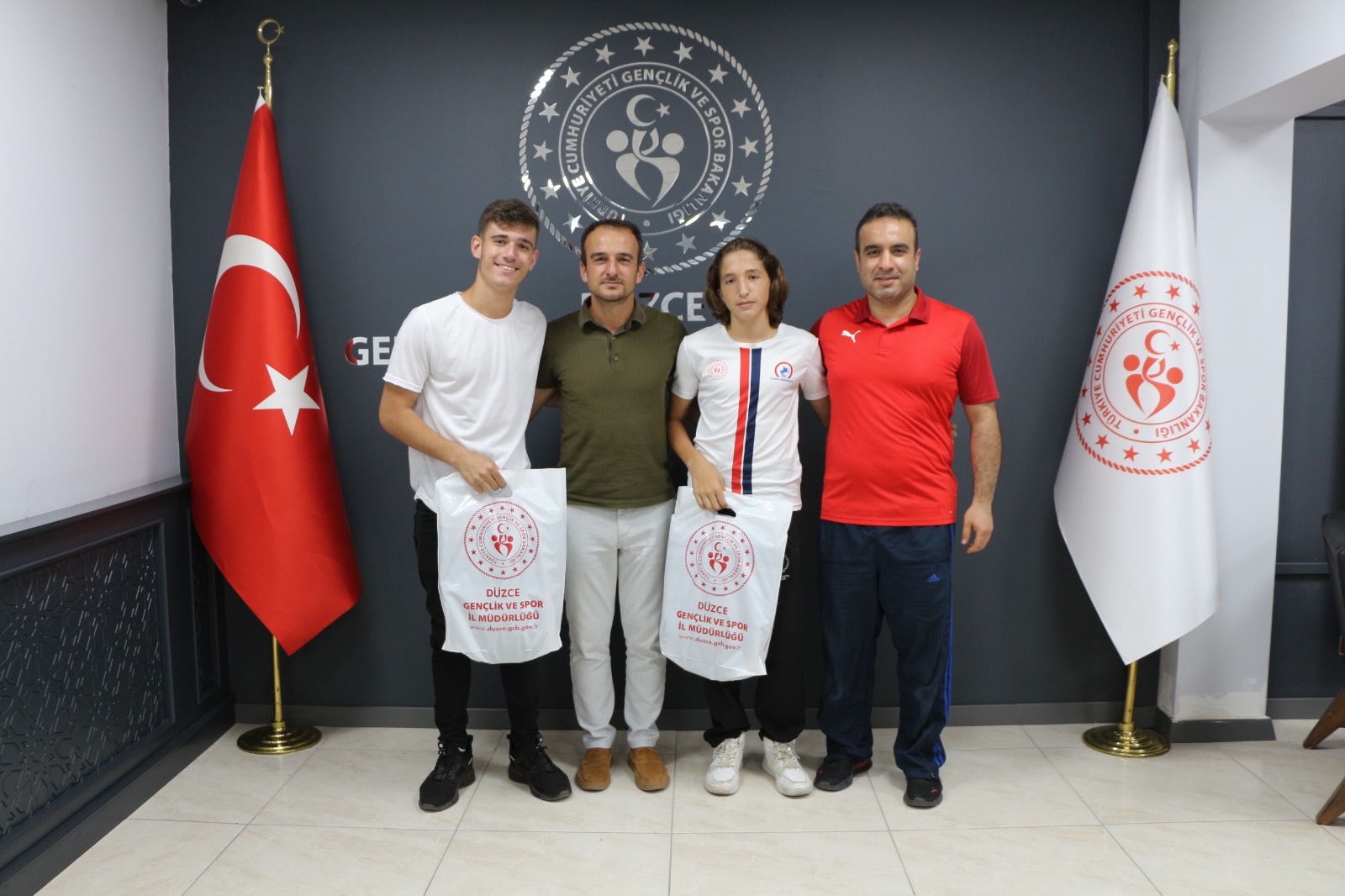 Başarılı Sporculardan İl Müdürlüğüne Ziyaret