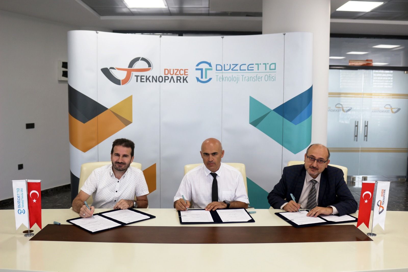 Düzce Üniversitesi ile SONEL Yazılım Arasında İş Birliği Protokolü Düzenlendi