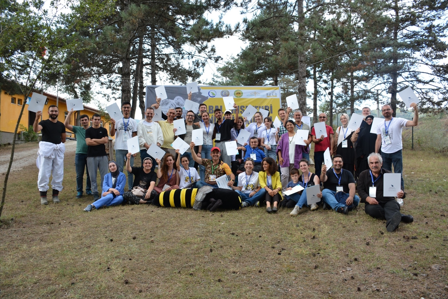 Bal Arısı Zehri Üretim Kursu’nda Kursiyerler Sertifikalarını Aldı