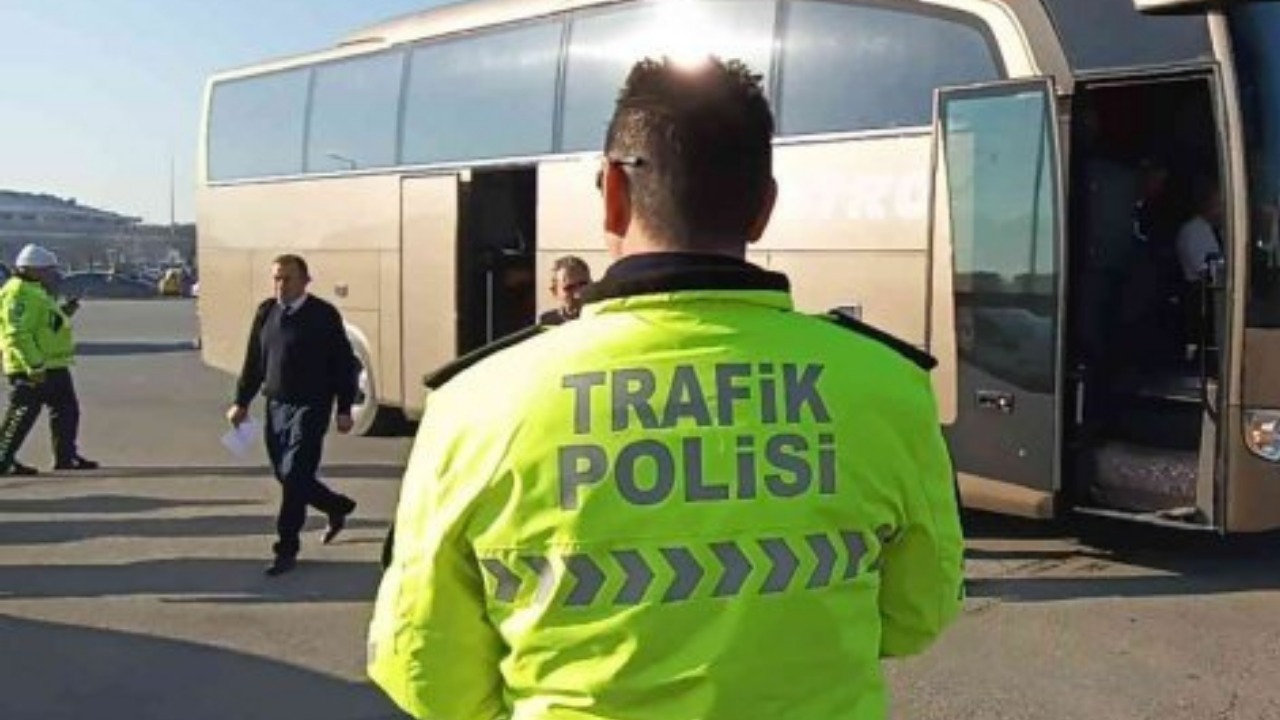 OTOBÜSLER KÖPRÜ ALTINDA YAKALANDI