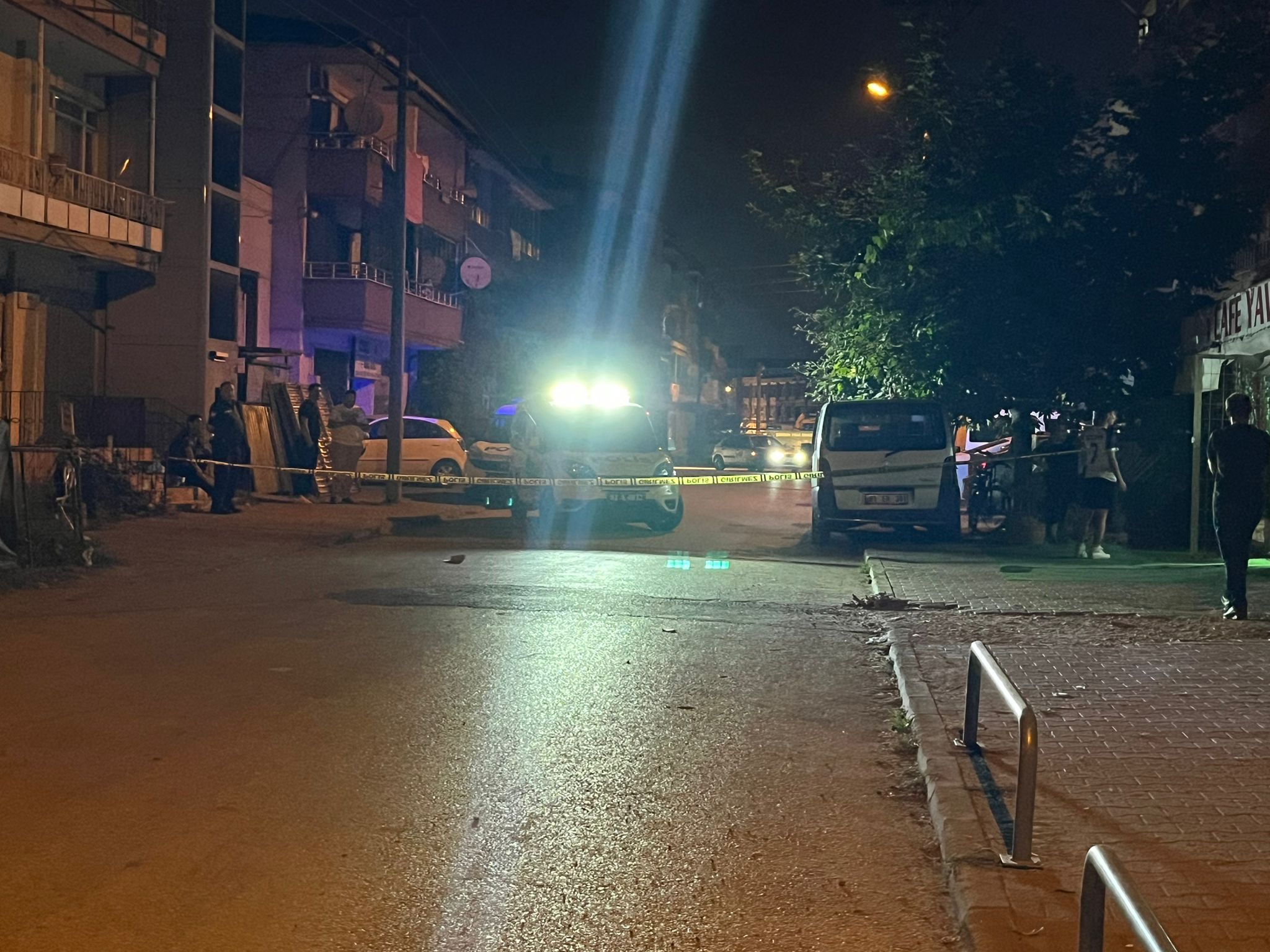 POLİS EKİPLERİ KAÇAN ŞAHISLARIN NPEŞİNE DÜŞTÜ