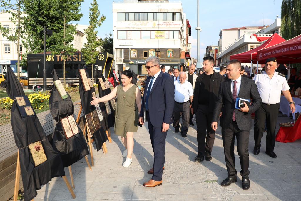 Vali Aslan Sanat Sokağı’nı gezdi