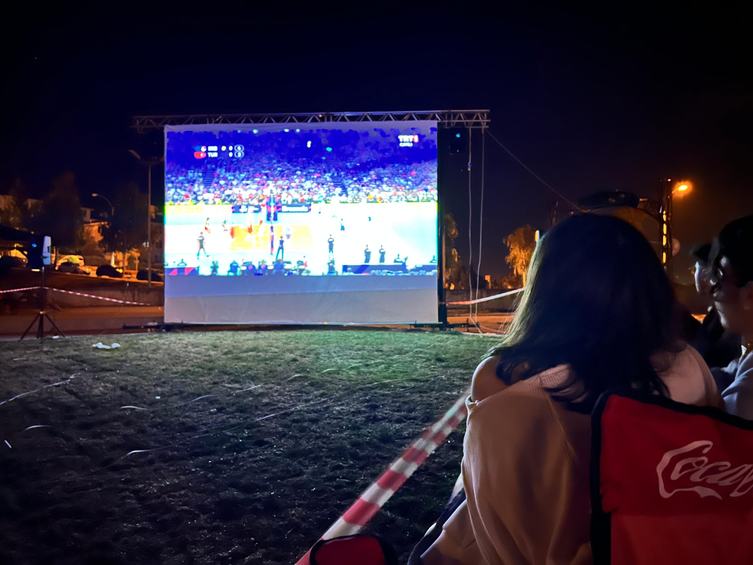 DÜZCELİLERDEN MİLLİ TAKIMA YÜREKTEN DESTEK