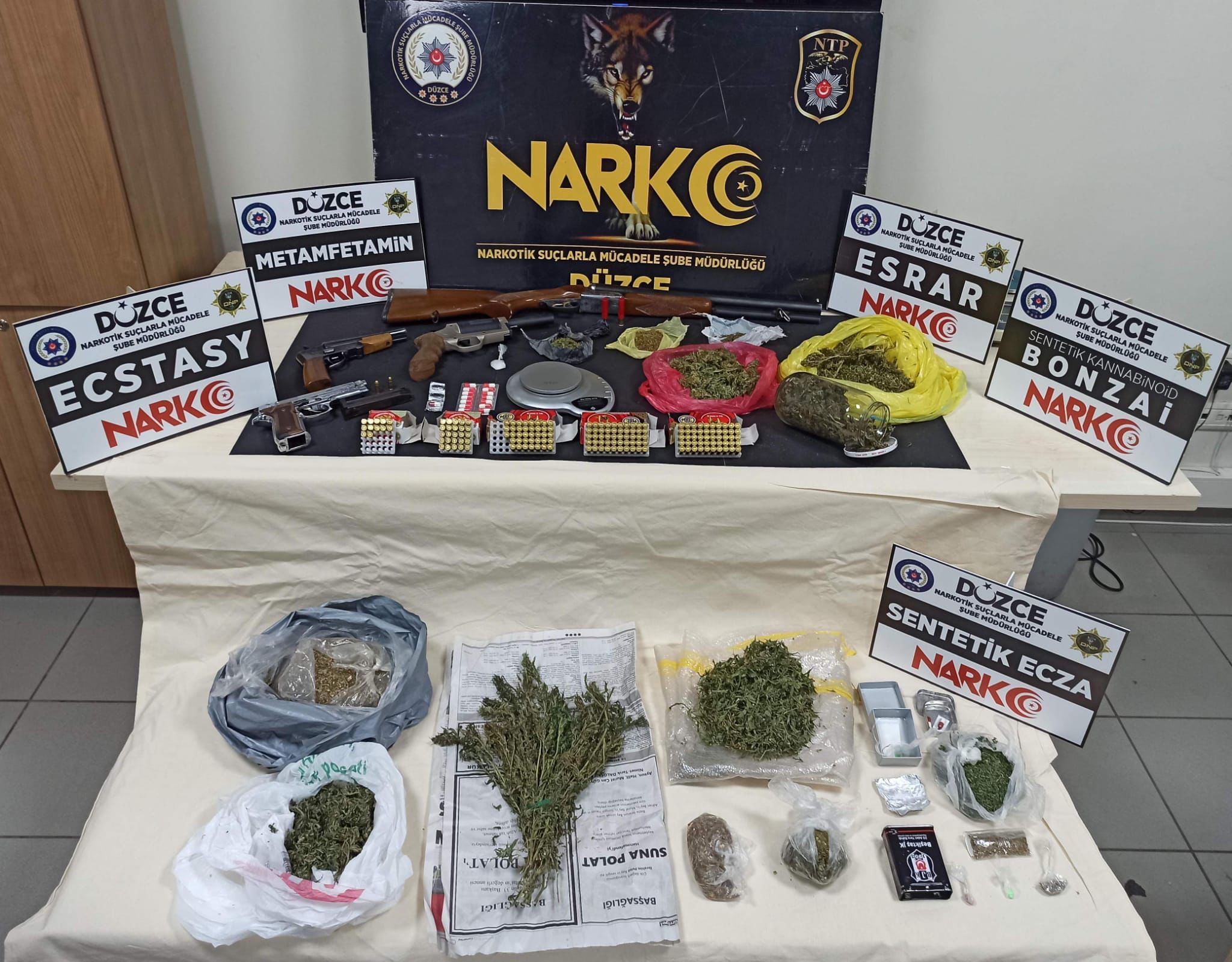 BİRİ KADIN İKİ KİŞİ YAKALANDI