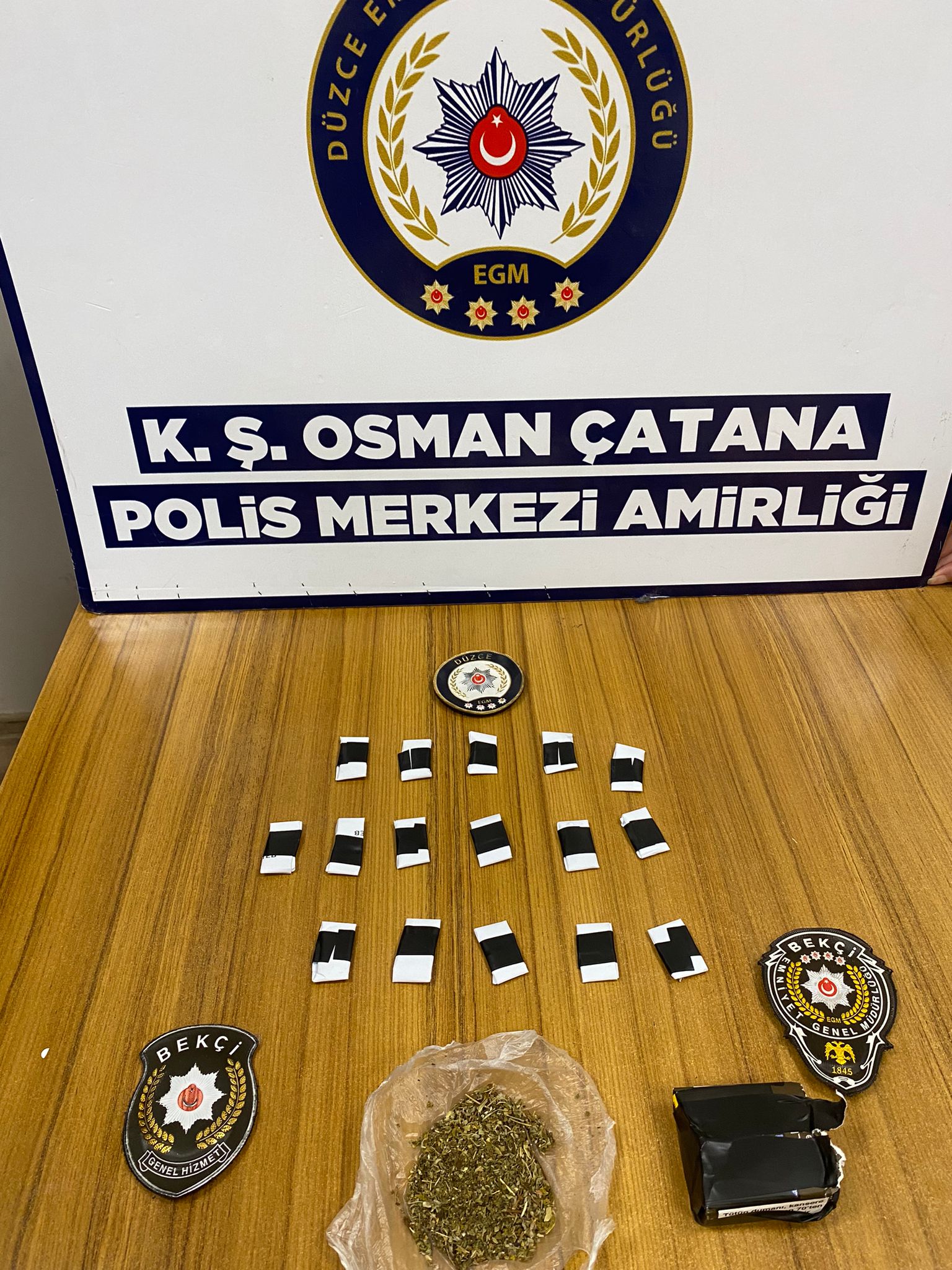 17 PARÇA HALİNDE PAKETLENMİŞ UYUŞTURUCU MADDE ELE GEÇİRİLDİ…