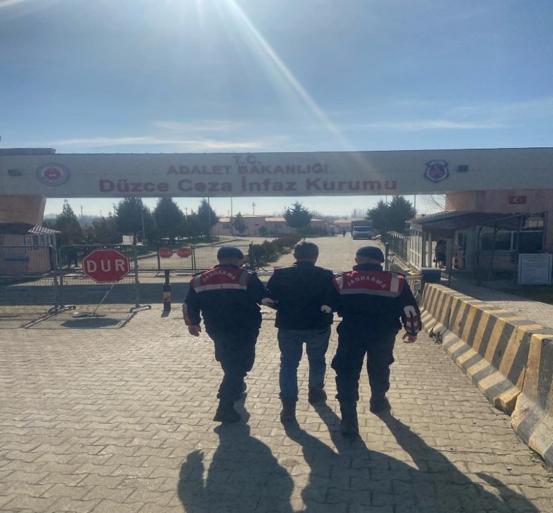 11 YIL KESİNLEŞMİŞ CEZASI BULUNAN FİRARİ ŞAHIS YAKALANDI.