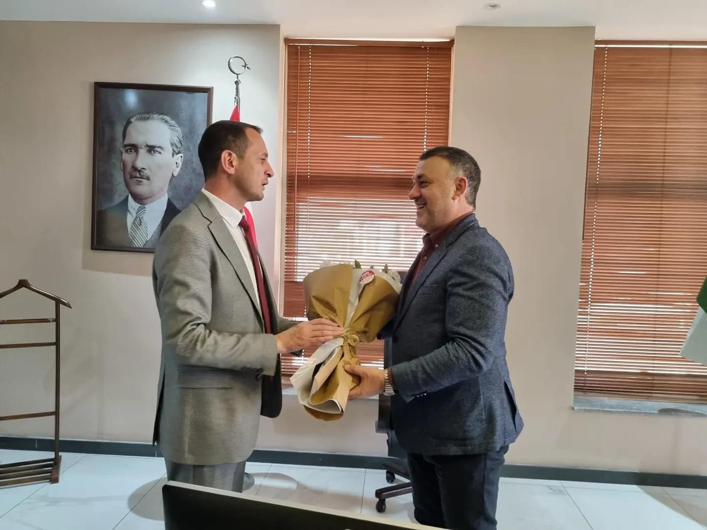 BAYRAK’TAN MUHSİN YAVUZ’A MAKANINDA ZİYARET