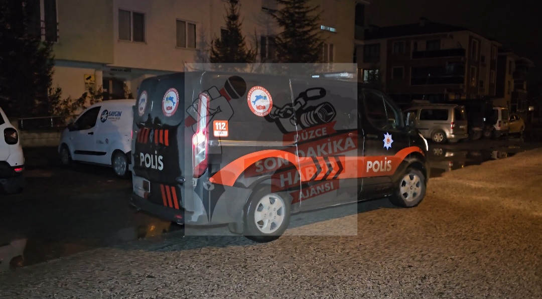 ŞÜPHE ÜZERİNE DURDURULAN 2 ŞAHSIN ÜZERİNDEN RUHSAT SİLAH ÇIKTI