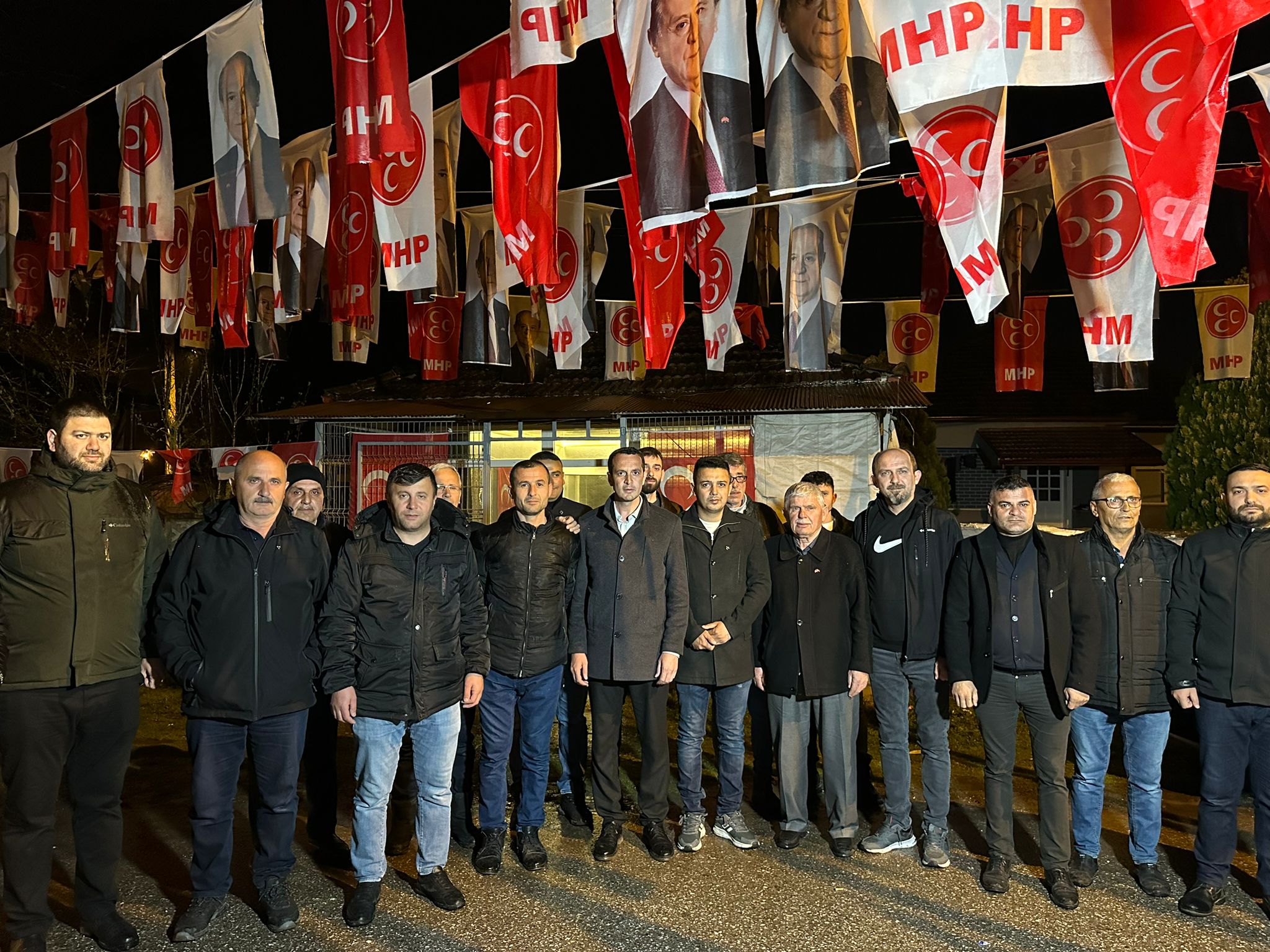 BAYRAK’TAN BİR SEÇİM OFİSİ DE ARABACI MAHALLESİNE