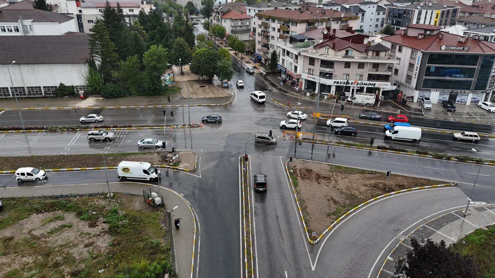 Fiskobirlik Kavşağı Trafiğe Kısmi Olarak Açıldı: Sabah ve Akşam Saatlerinde Düzenlemeler